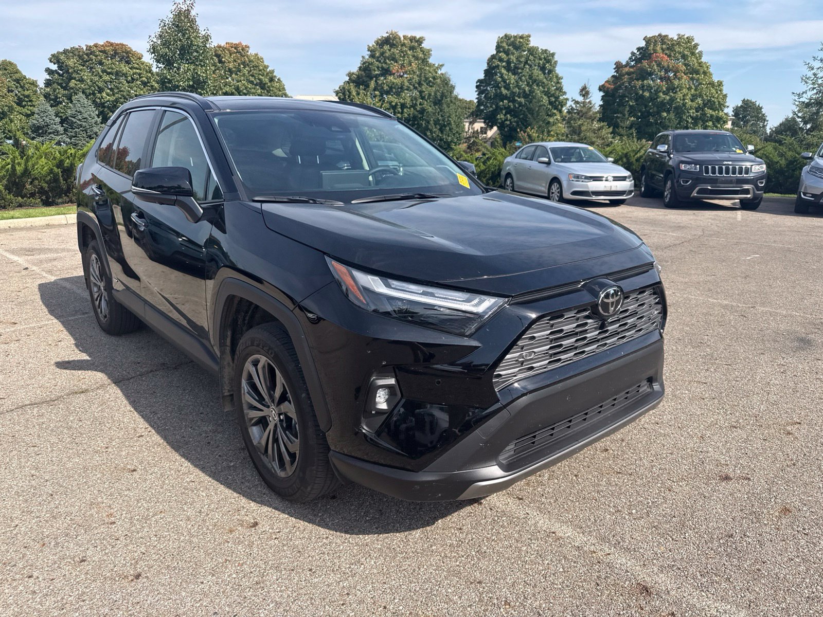 Used 2025 Toyota RAV4 Limited w/ Advanced Technology Package AWD/4WD image 3