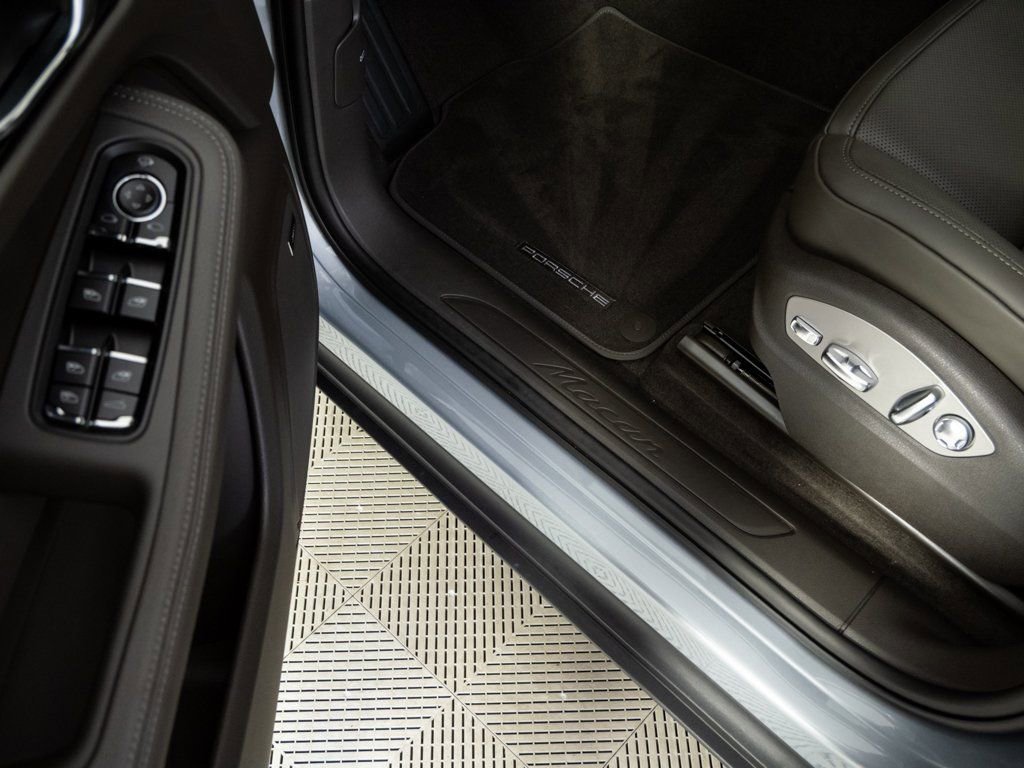 New 2026 Porsche Macan image 8