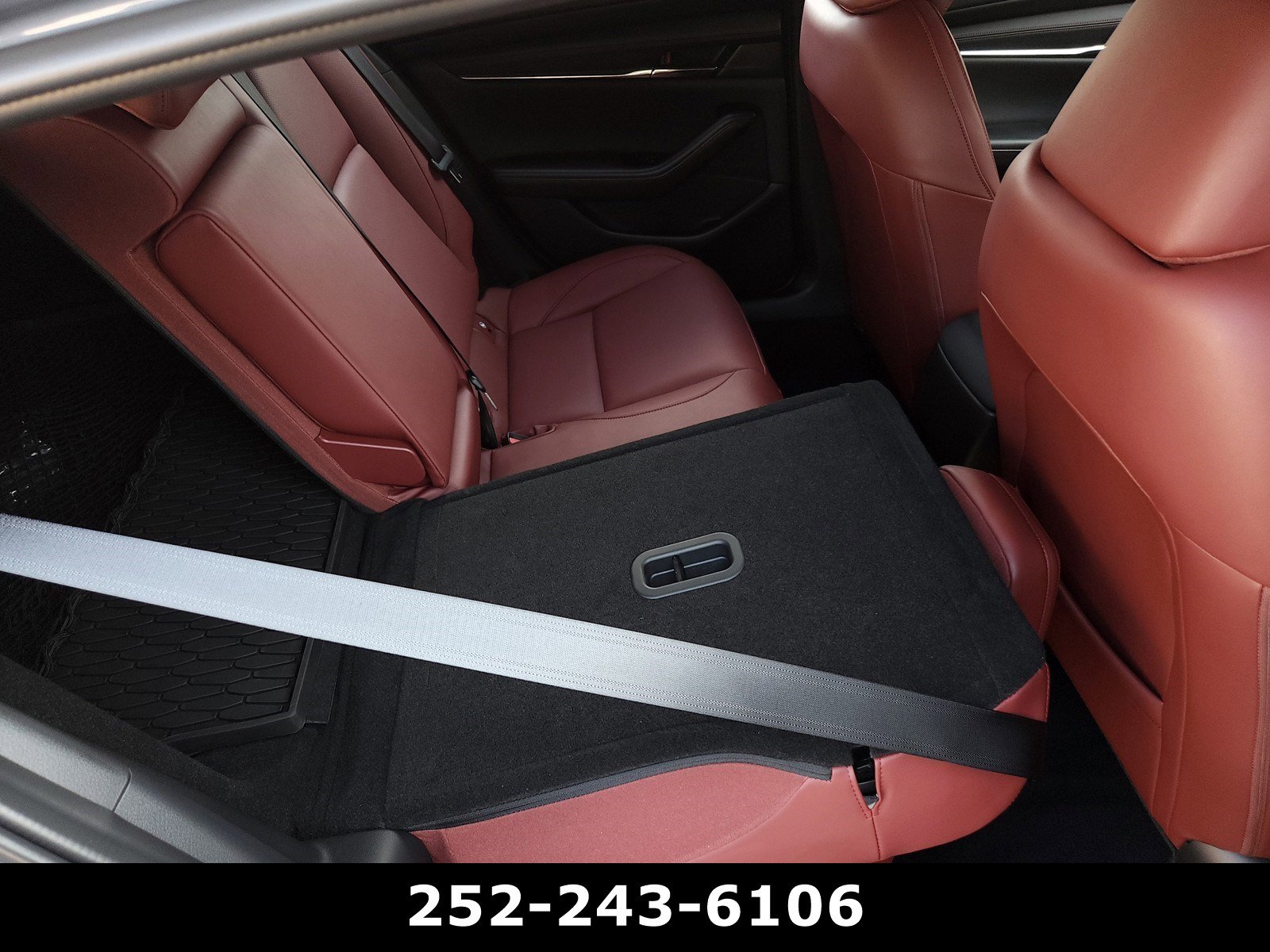 Used 2025 MAZDA MAZDA3 Carbon image 32