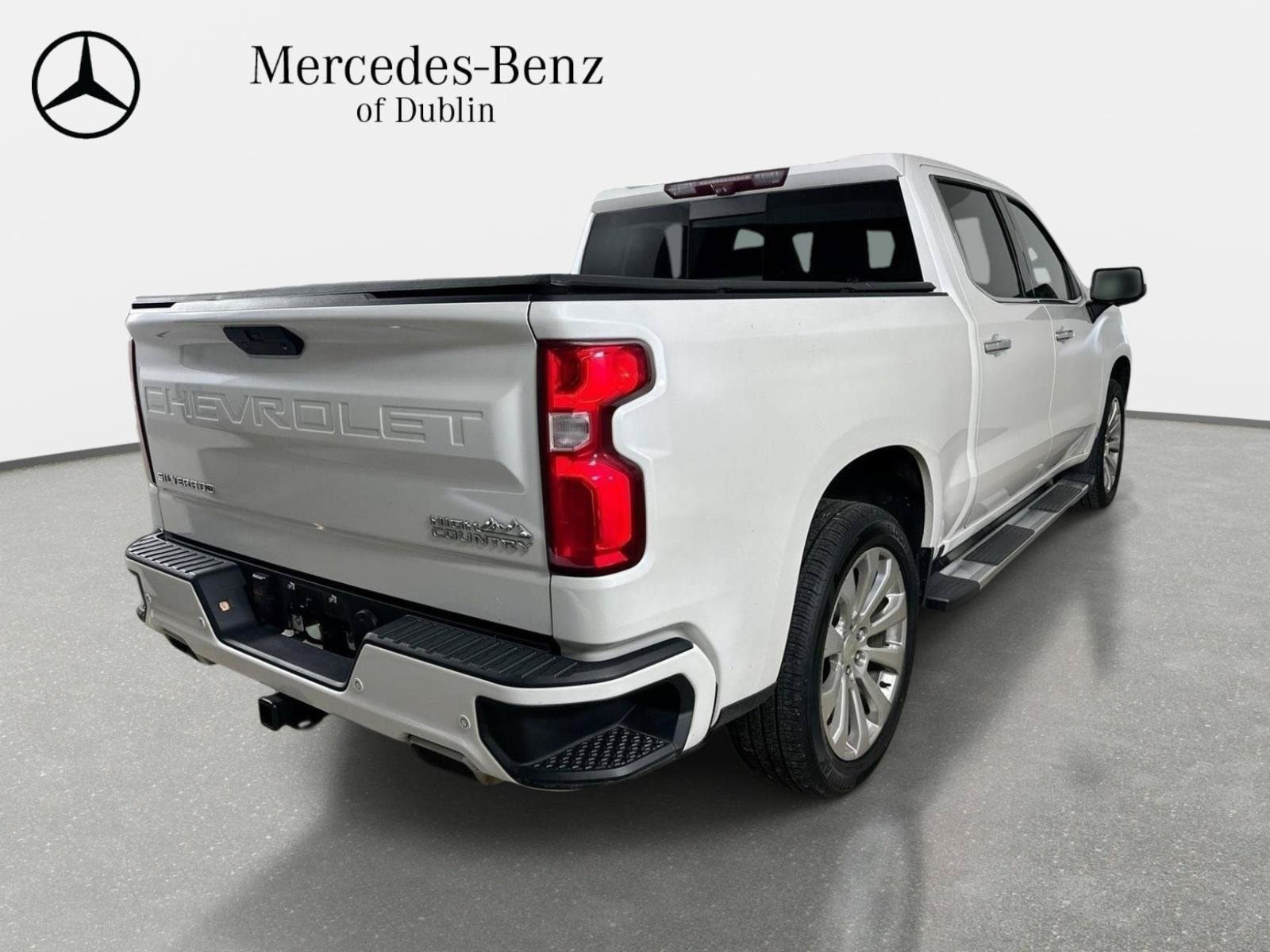 Used 2021 Chevrolet Silverado 1500 High Country w/ Technology Package AWD/4WD image 5