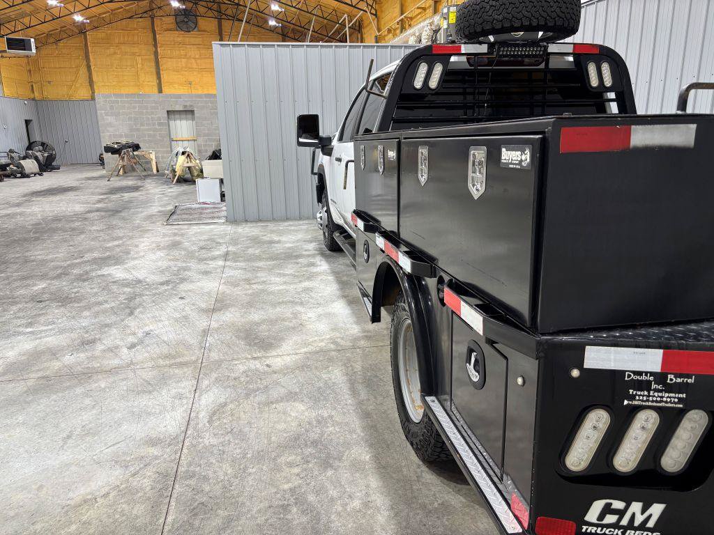 Used 2023 GMC Sierra 3500 Pro w/ Convenience Package AWD/4WD image 9
