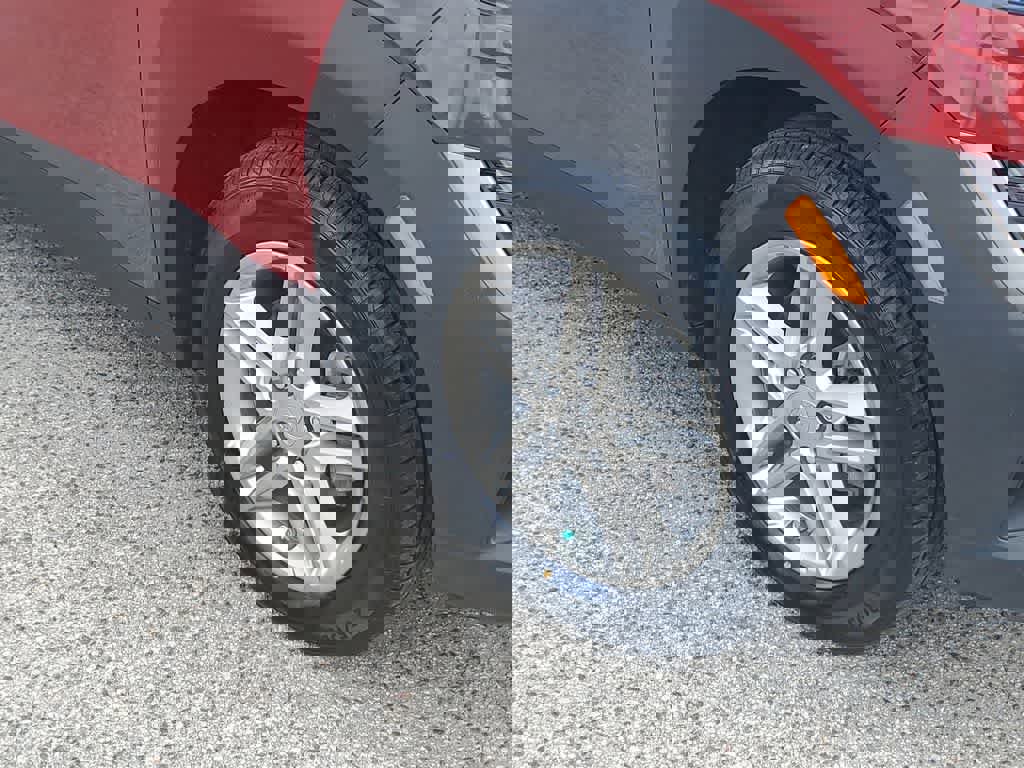 Used 2022 Hyundai Kona SE image 5