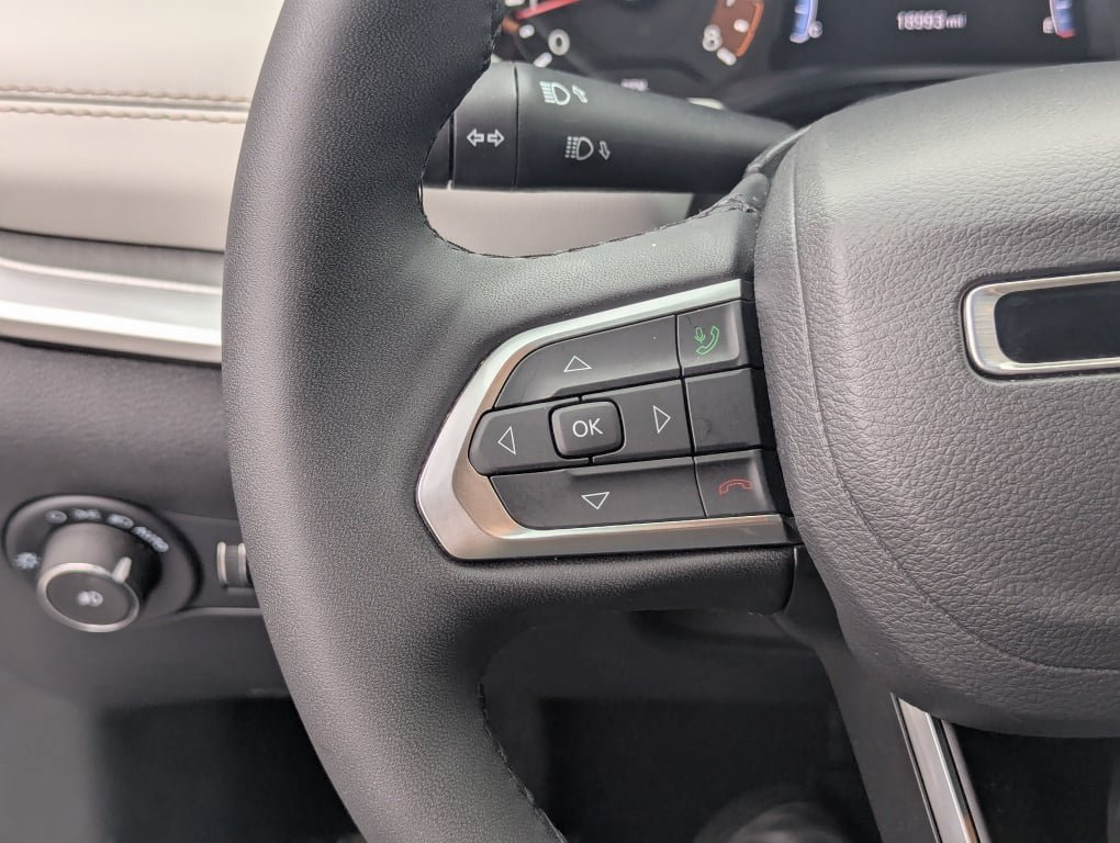 Used 2025 Jeep Compass Limited AWD/4WD image 29