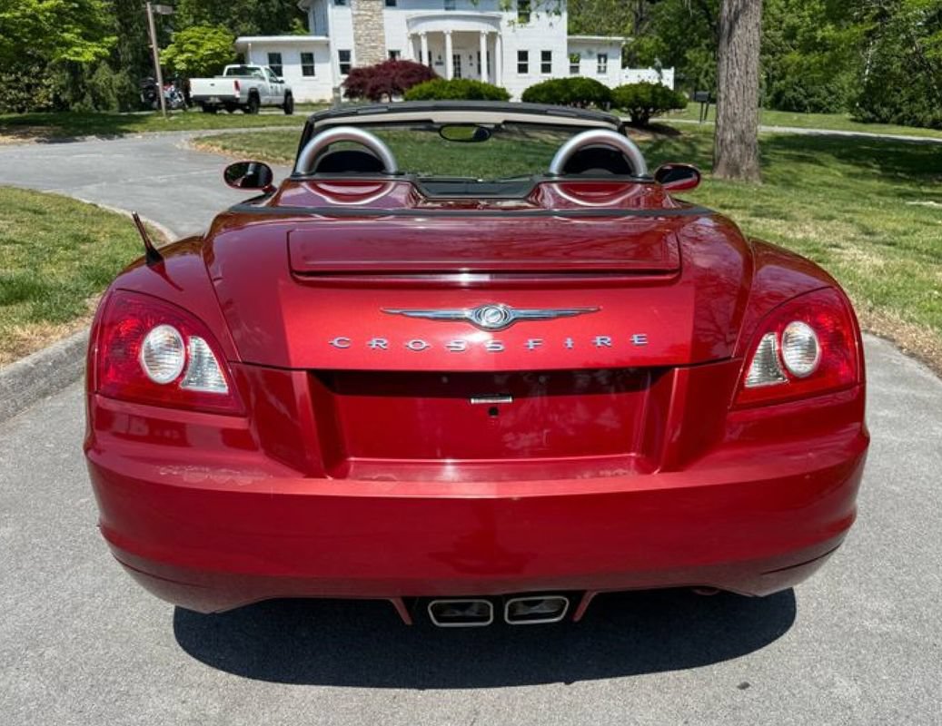 Used 2005 Chrysler Crossfire Limited RWD image 8
