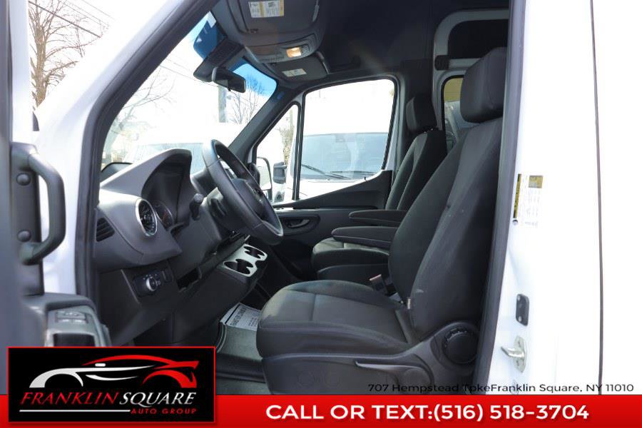 Used 2025 Mercedes-Benz Sprinter 2500 image 30