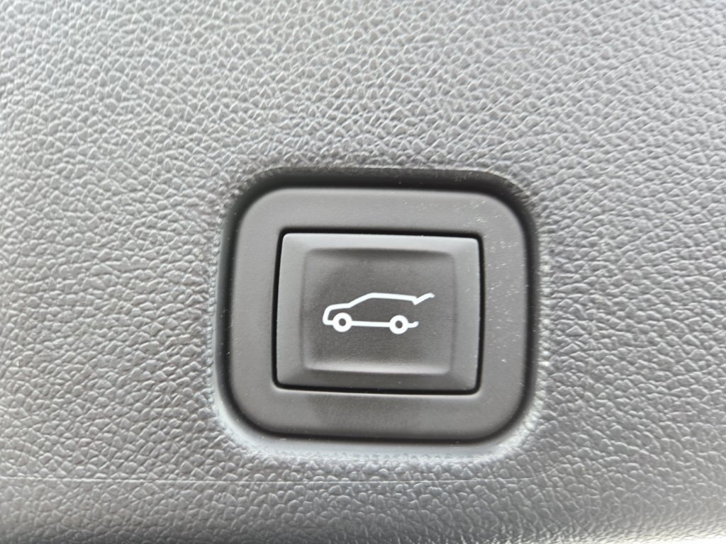 Used 2024 GMC Acadia Denali w/ LPO, Floor Liner Package AWD/4WD image 12