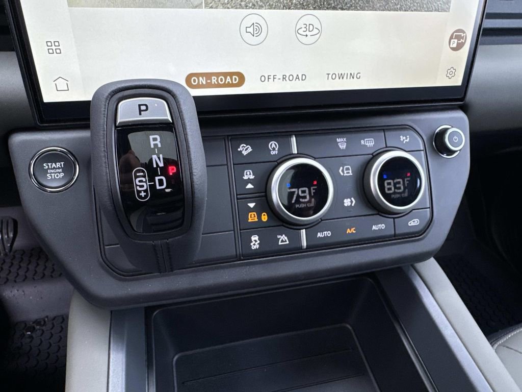 New 2026 Land Rover Defender 110 X-Dynamic SE image 25
