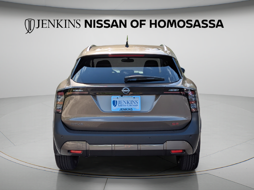 New 2026 Nissan Kicks SR FWD image 11
