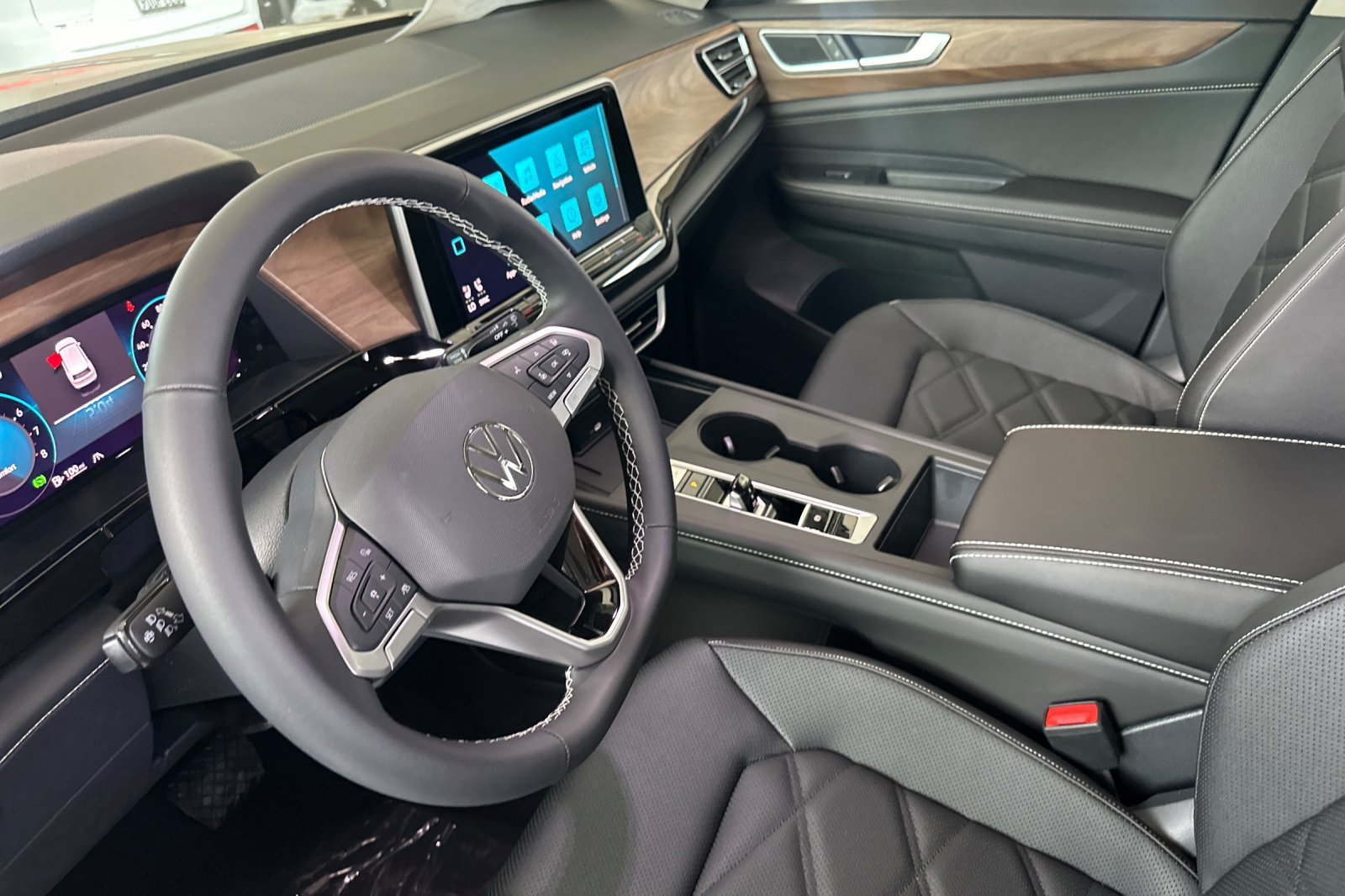 New 2026 Volkswagen Atlas SE FWD image 10