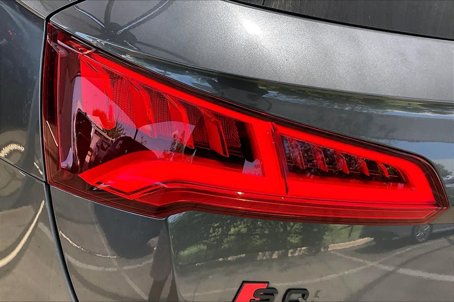 Used 2019 Audi SQ5 Premium Plus AWD/4WD image 28