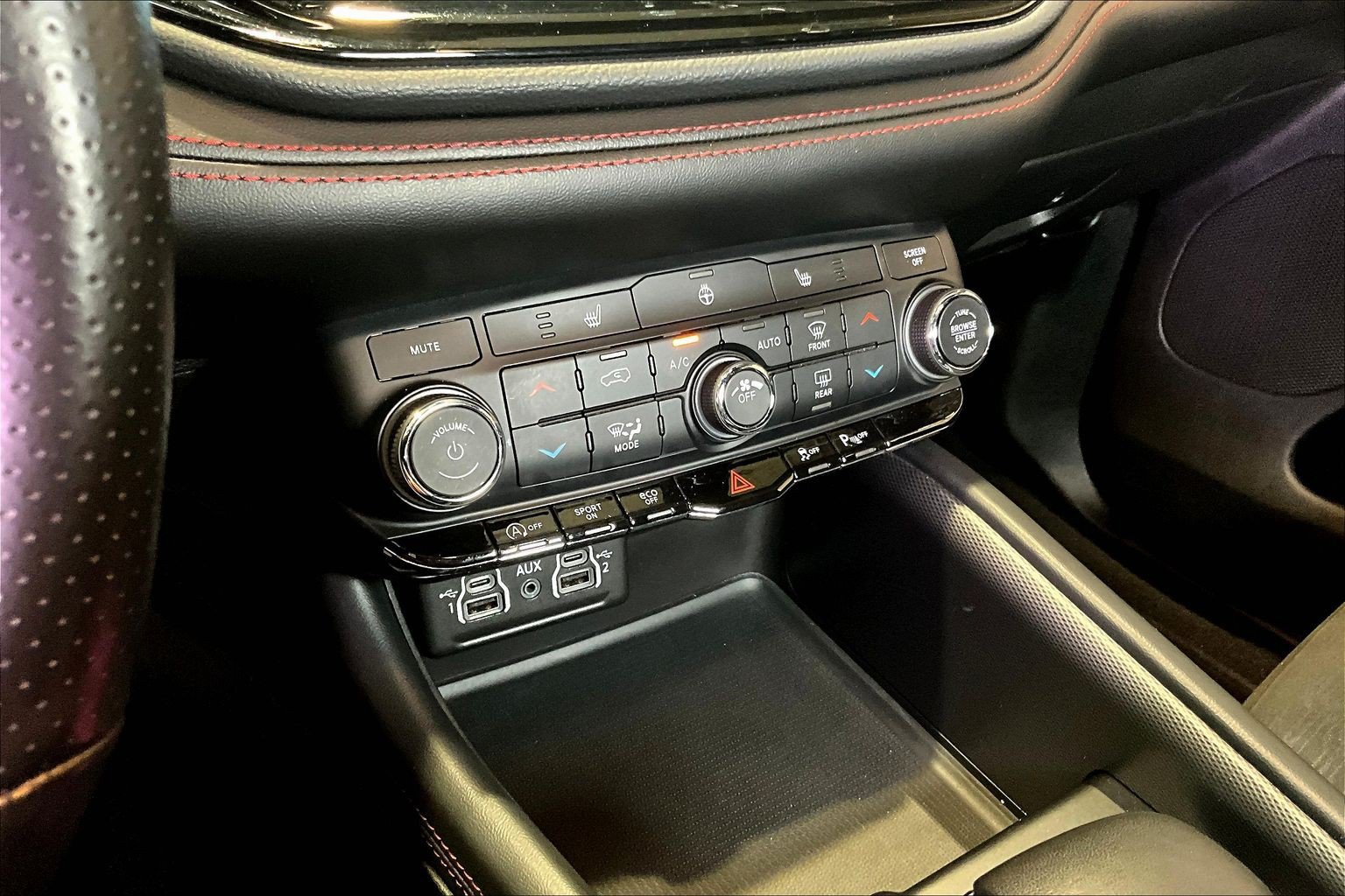 Used 2024 Dodge Durango GT AWD/4WD image 16