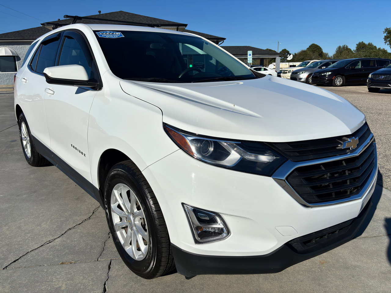 Used 2018 Chevrolet Equinox LT image 2