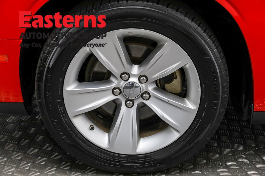 Used 2023 Dodge Challenger SXT image 29