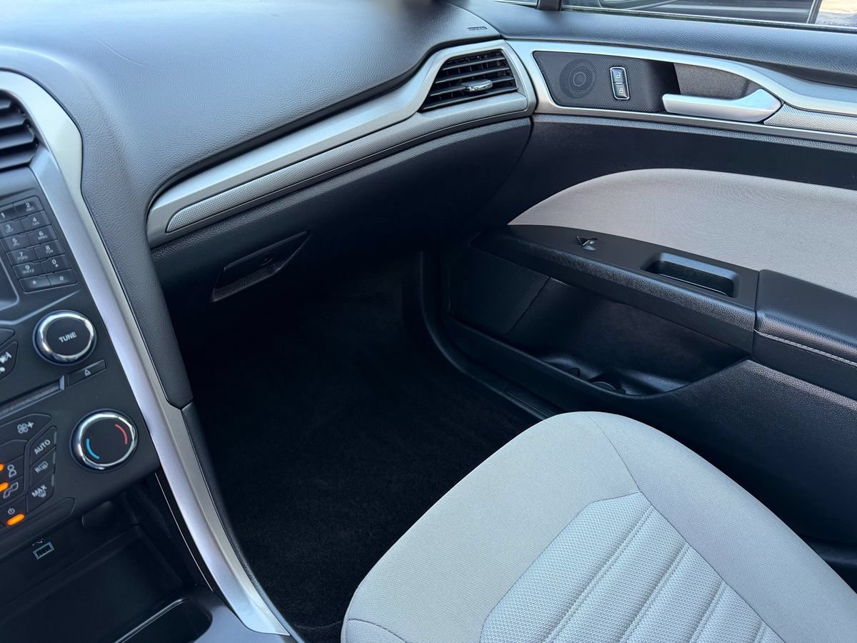Used 2018 Ford Fusion S FWD image 24