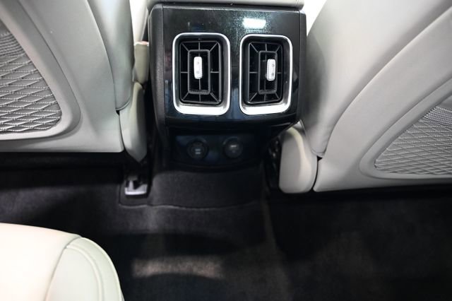 Used 2023 Kia Sorento SX image 31