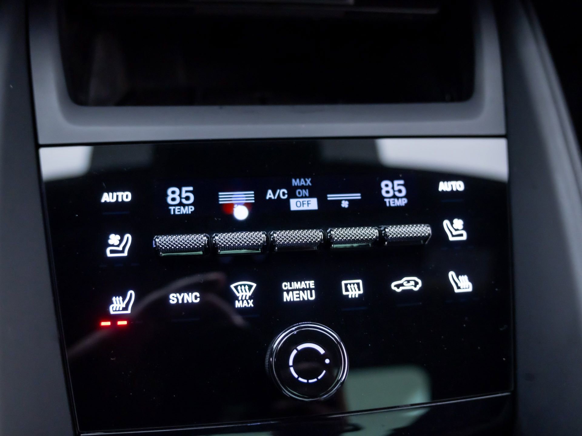 Certified 2024 Porsche Macan 4 Electric image 25