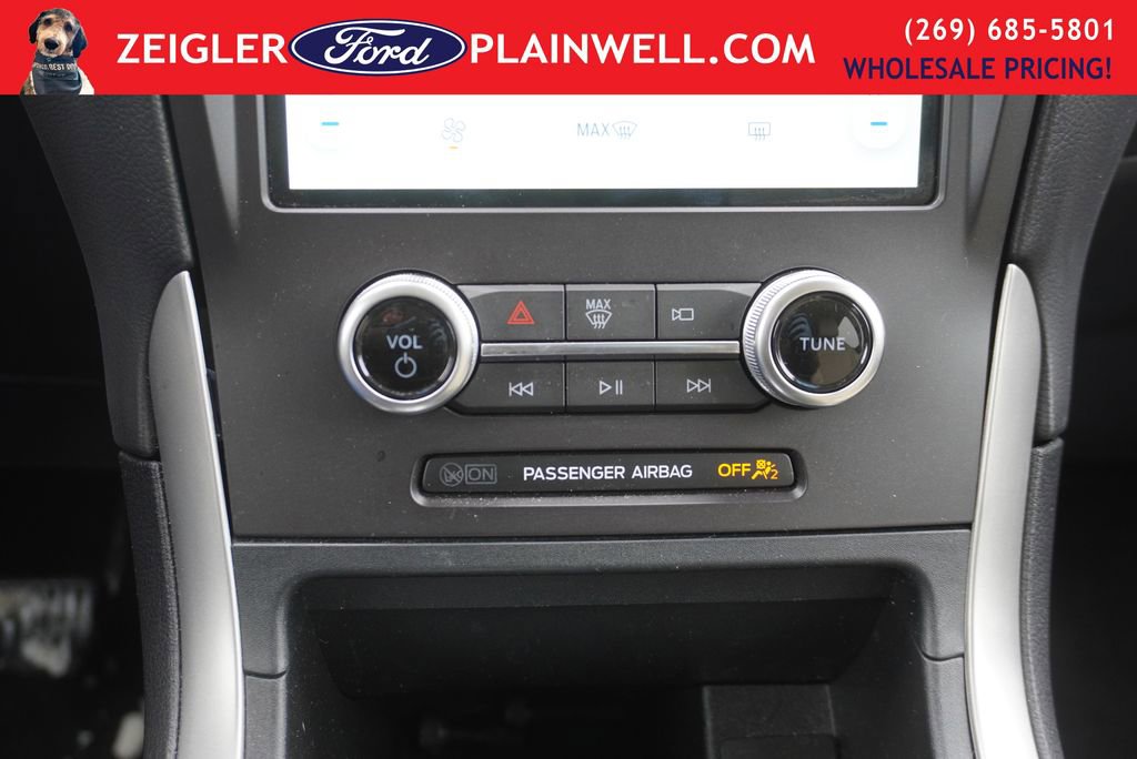 Used 2021 Ford Edge SE image 18