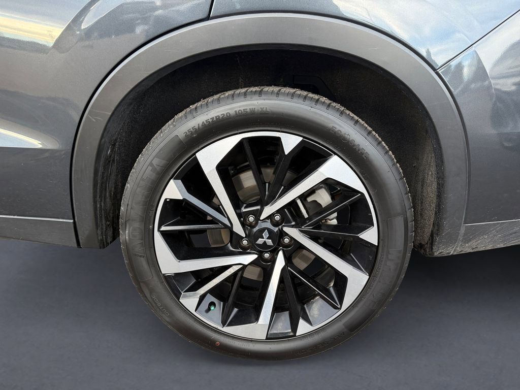 Used 2024 Mitsubishi Outlander image 14