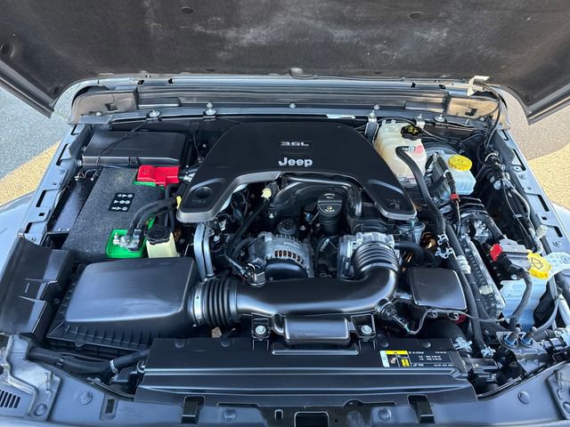 Used 2018 Jeep Wrangler Unlimited Sahara image 30