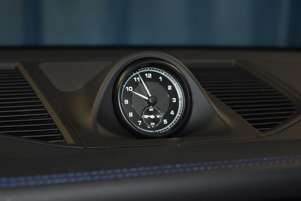 Certified 2024 Porsche Macan image 14