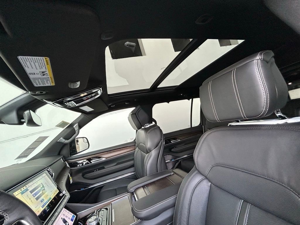 Used 2024 Jeep Grand Wagoneer L 4WD w/ HD Trailer Tow Package image 8