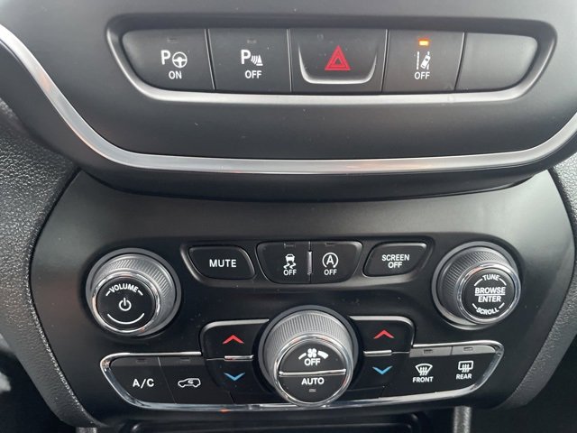 Used 2023 Jeep Cherokee Altitude Lux image 27