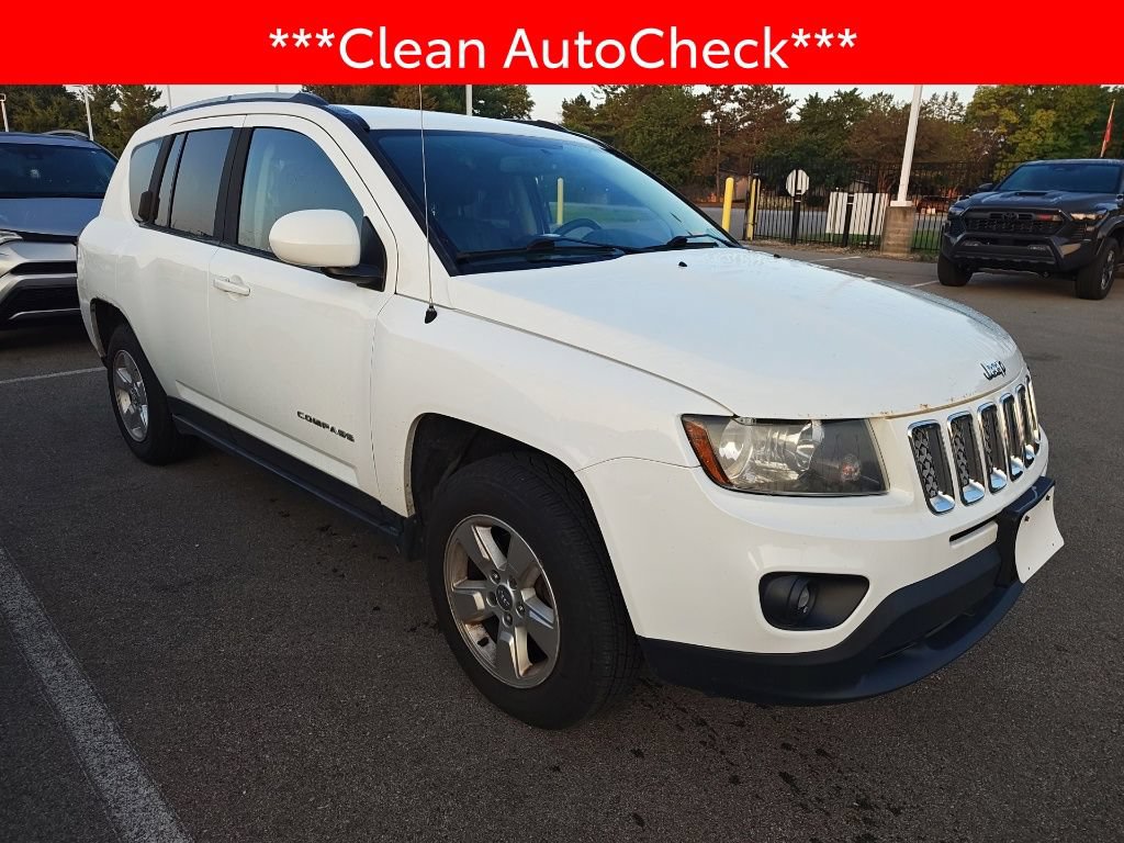 Used 2016 Jeep Compass Latitude FWD image 3