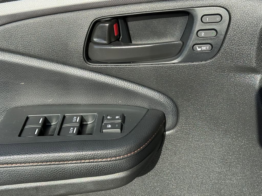 Used 2022 Honda Pilot TrailSport image 18