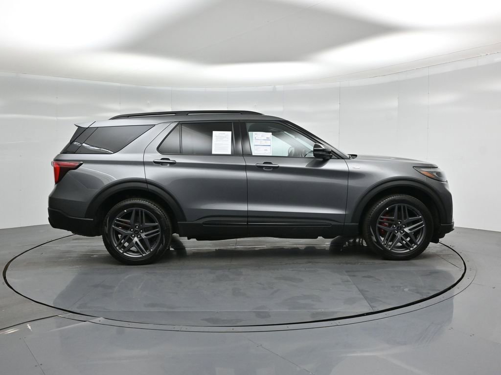 Used 2025 Ford Explorer ST-Line w/ ST-Line Street Pack image 27