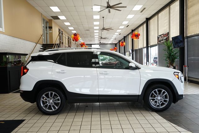 Used 2022 GMC Terrain SLT image 15