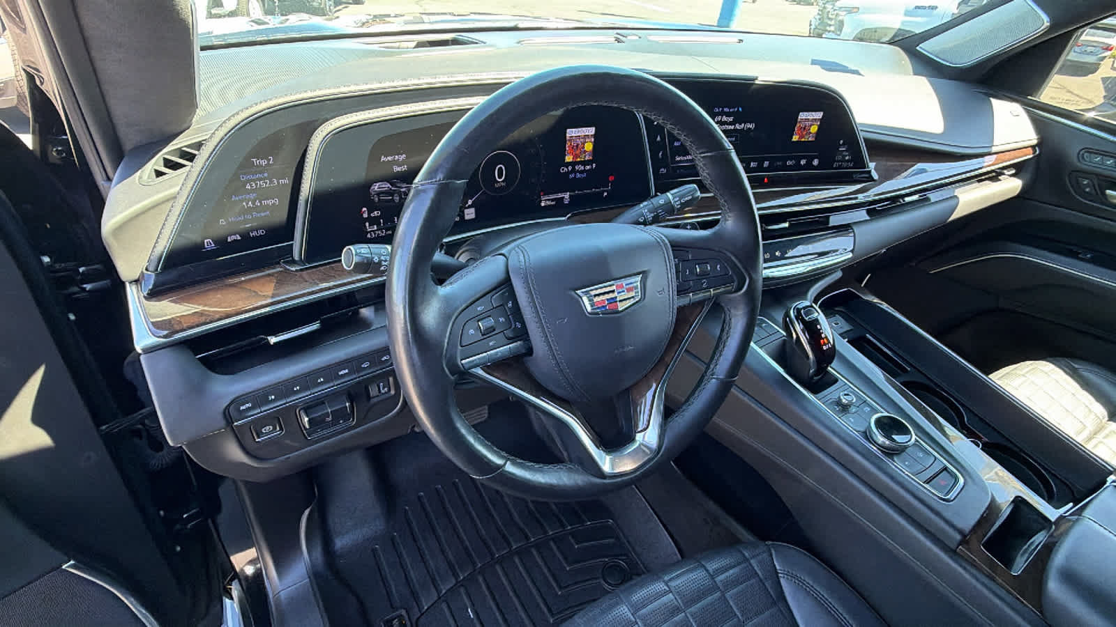Used 2023 Cadillac Escalade Sport Platinum w/ Heavy-Duty Trailer Package AWD/4WD image 10