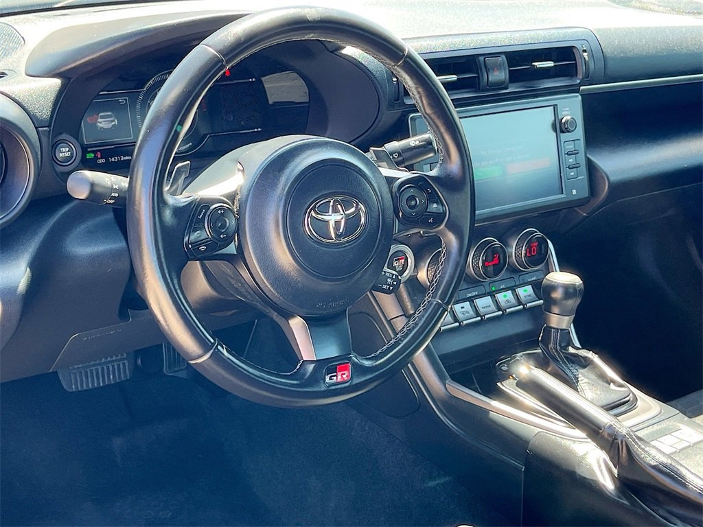Used 2022 Toyota GR86 w/ ALL Weather Mat Package (TMS) image 9