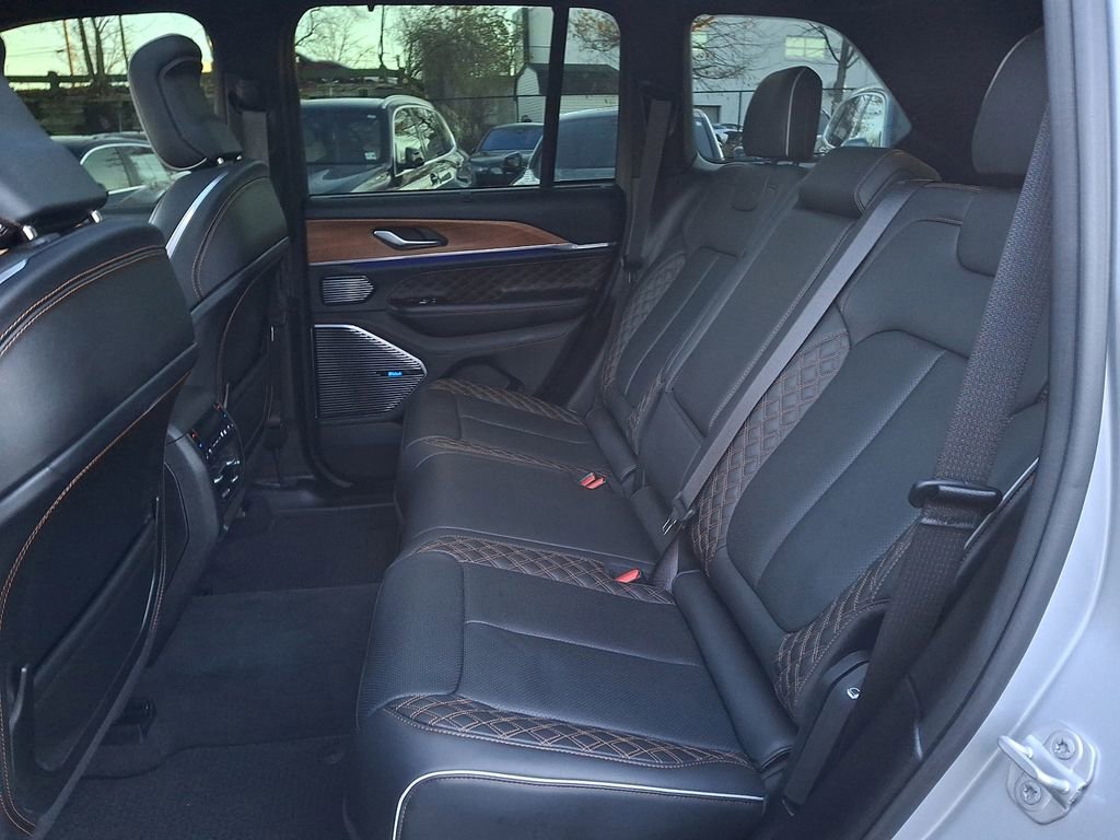 Used 2022 Jeep Grand Cherokee Summit image 9