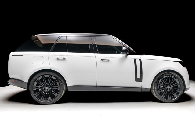 Used 2023 Land Rover Range Rover SE image 30