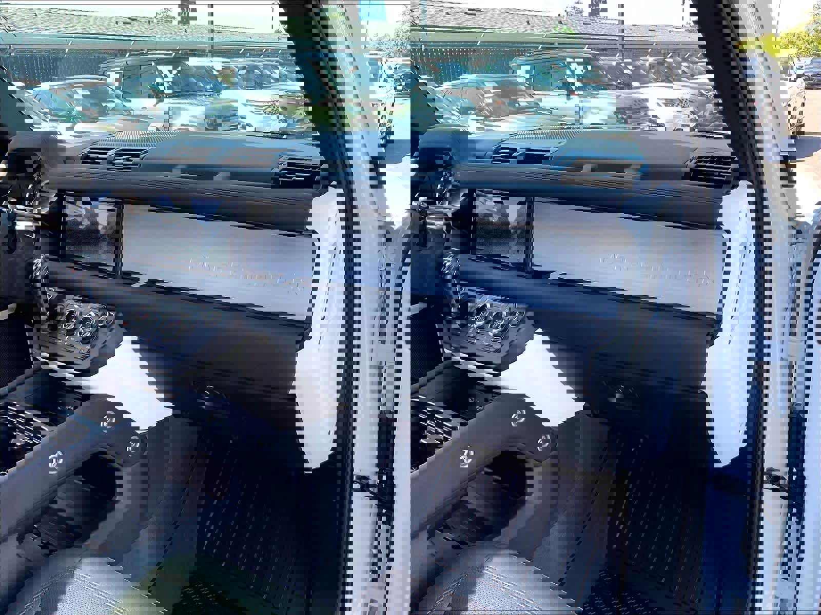 Used 2023 Land Rover Defender 110 S image 17