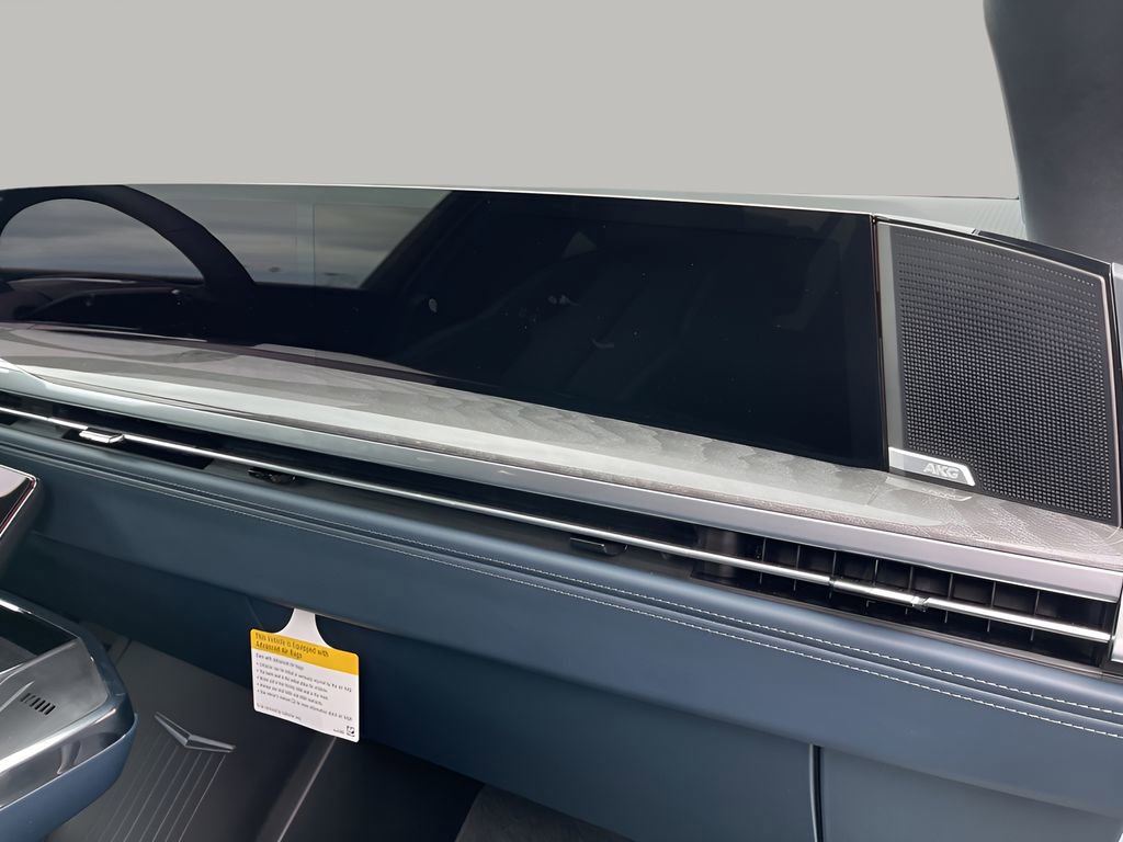 Used 2025 Cadillac Escalade IQ Sport 2 w/ LPO, ONYX Package image 13