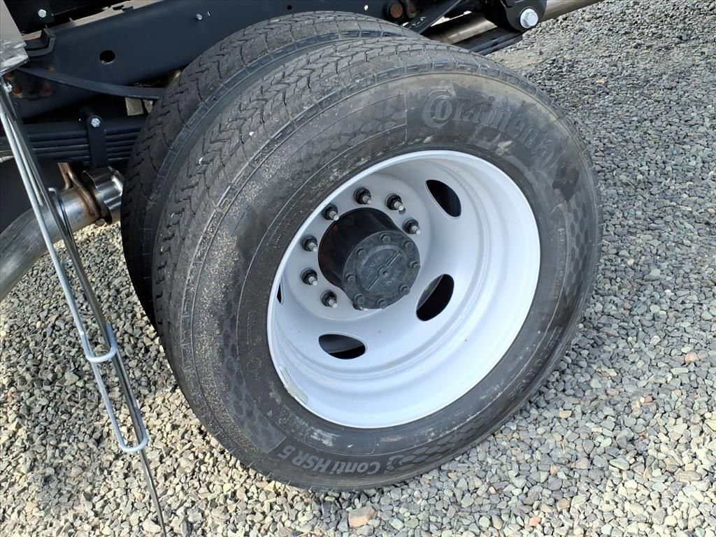 New 2026 Ford F550 4x4 Crew Cab image 7
