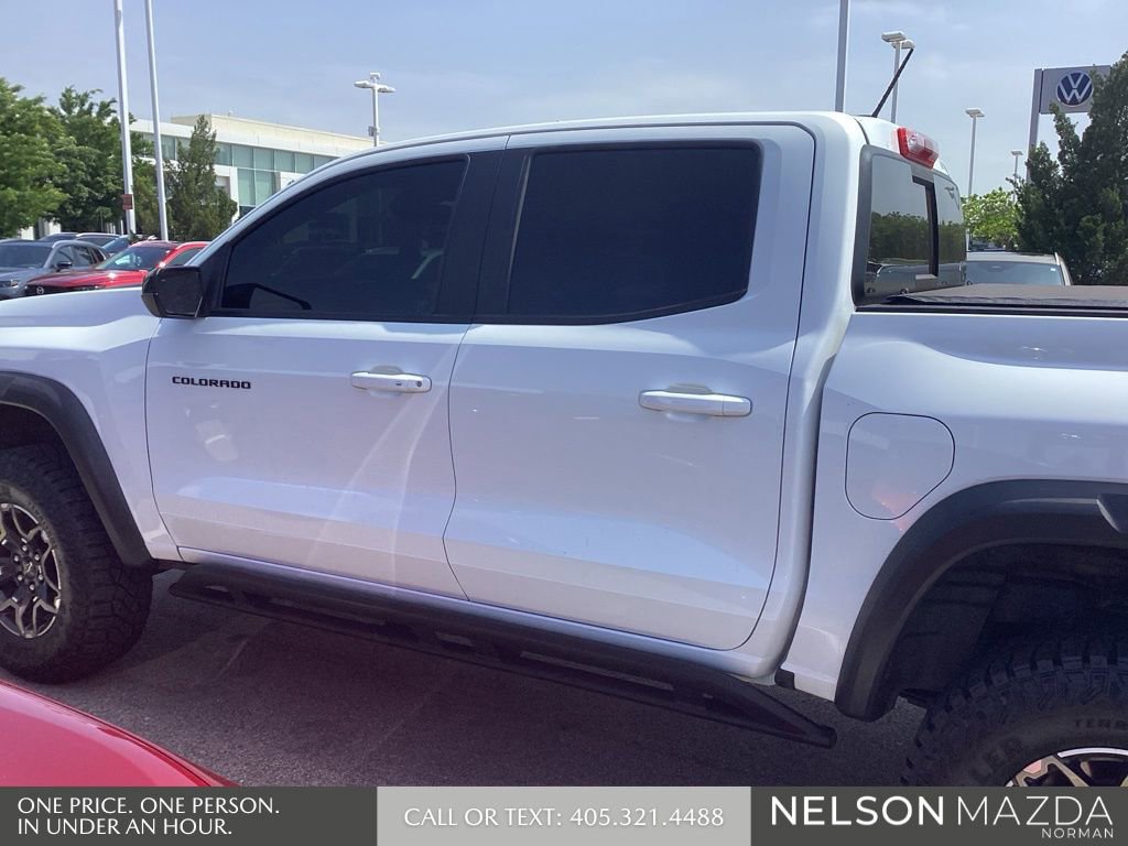 Used 2024 Chevrolet Colorado ZR2 w/ ZR2 Convenience Package III AWD/4WD image 9