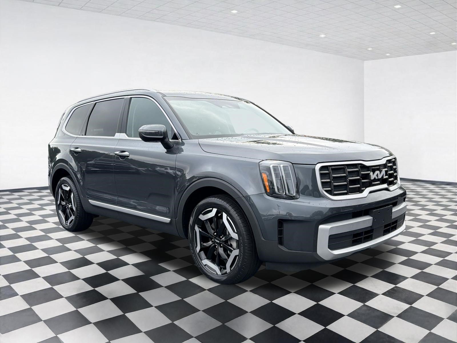 Used 2024 Kia Telluride S w/ S Sunroof Package AWD/4WD image 3