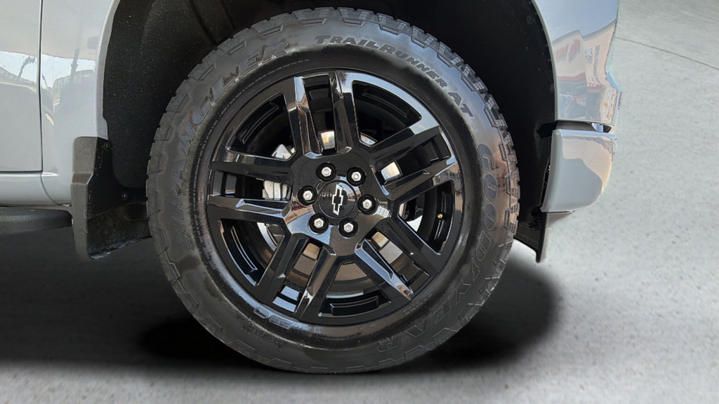 Used 2025 Chevrolet Silverado 1500 RST AWD/4WD image 23