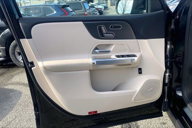 Used 2026 Mercedes-Benz GLB 250 4MATIC image 18
