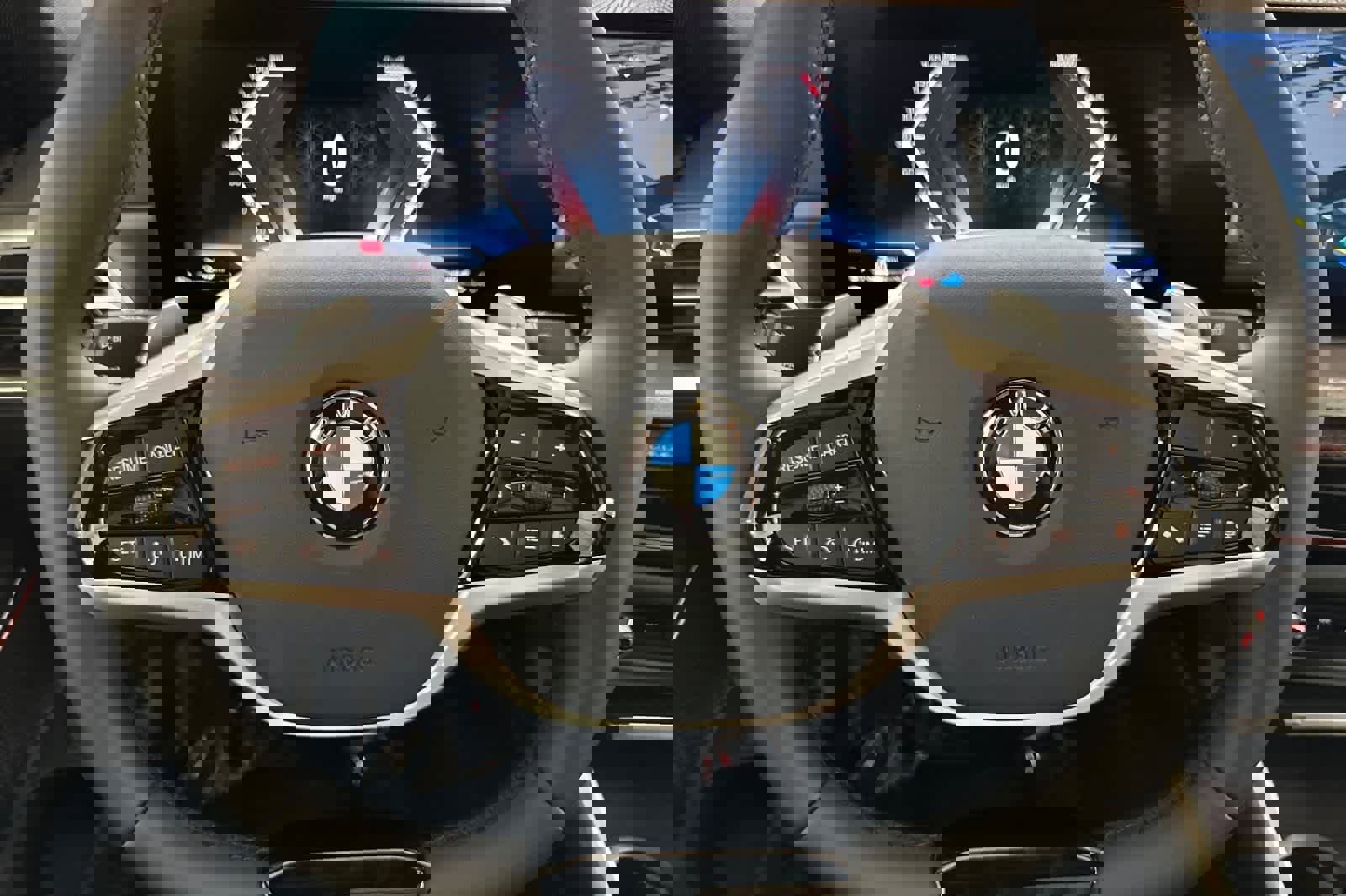 Used 2025 BMW 330i xDrive Sedan w/ Convenience Package image 23