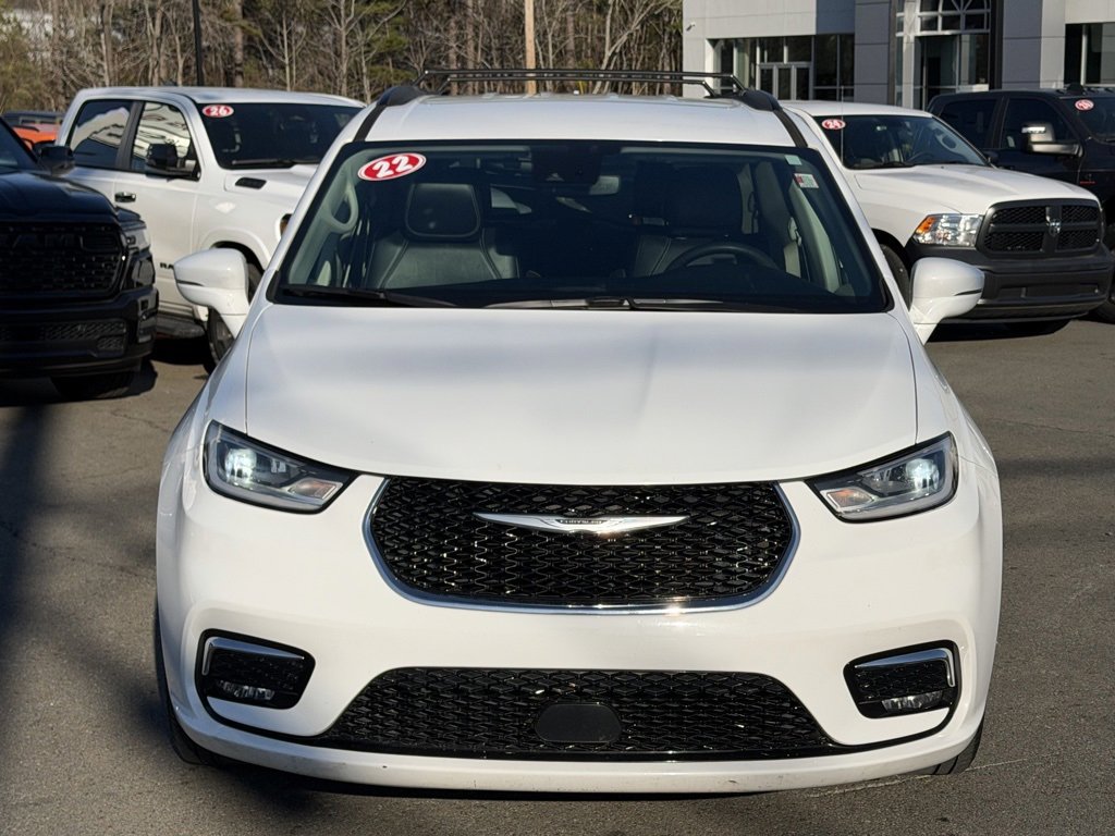 Used 2022 Chrysler Pacifica Touring-L image 10