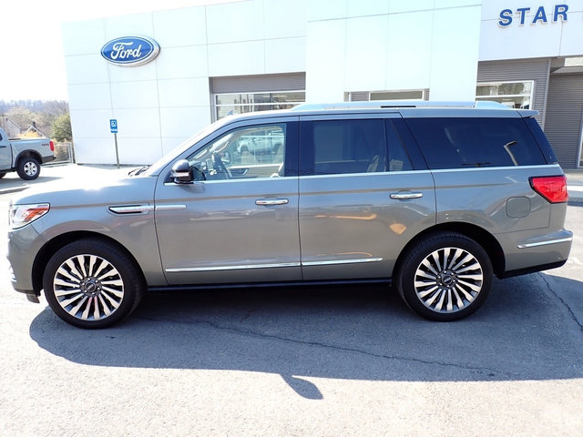 Used 2019 Lincoln Navigator Reserve image 2