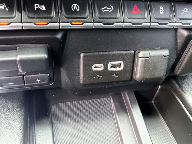 Certified 2020 GMC Sierra 1500 AT4 w/ Off-Road Performance Package AWD/4WD image 26