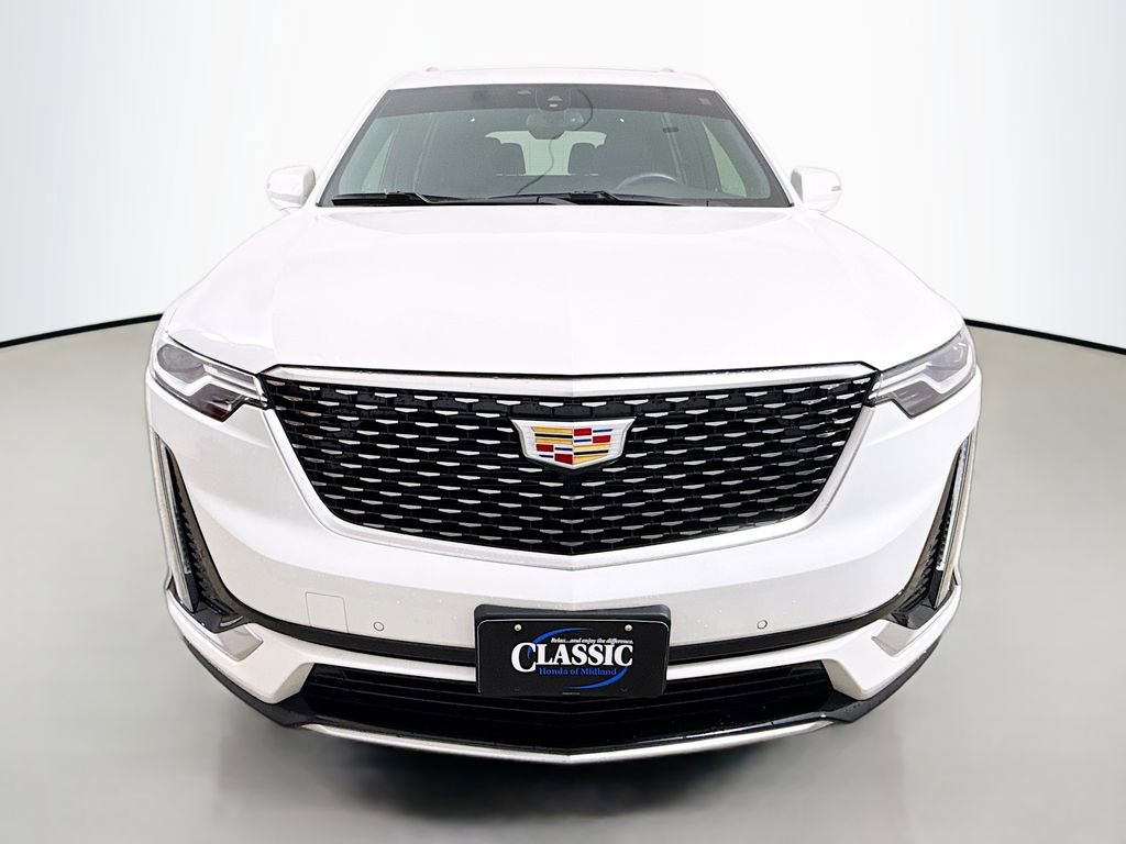 Used 2024 Cadillac XT6 Luxury AWD/4WD image 2