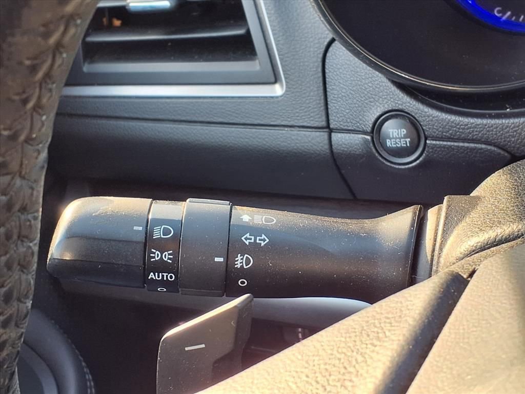 Used 2016 Subaru Legacy 3.6R Limited image 20