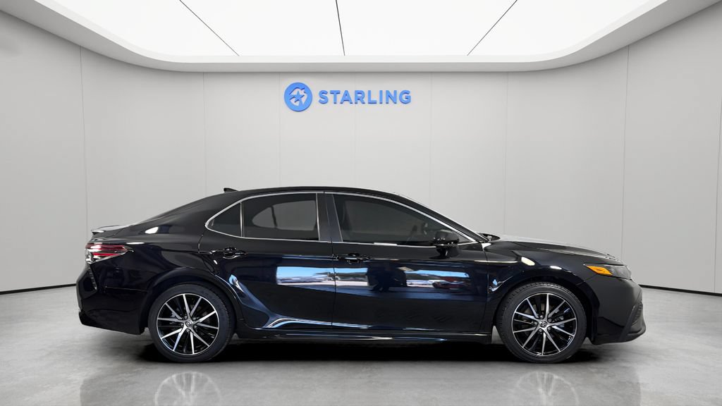 Used 2021 Toyota Camry SE FWD image 11
