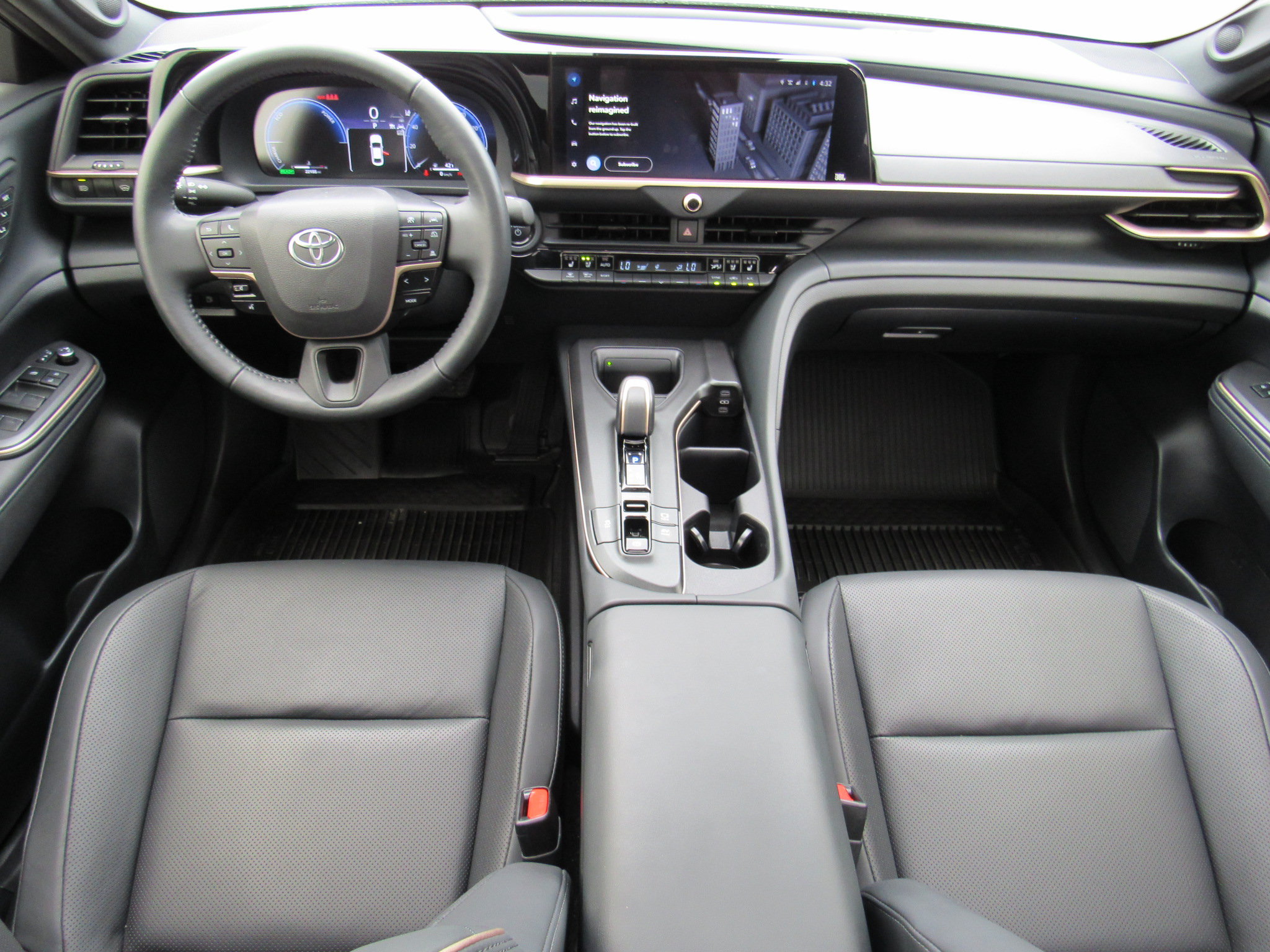 Used 2023 Toyota Crown AWD/4WD image 34