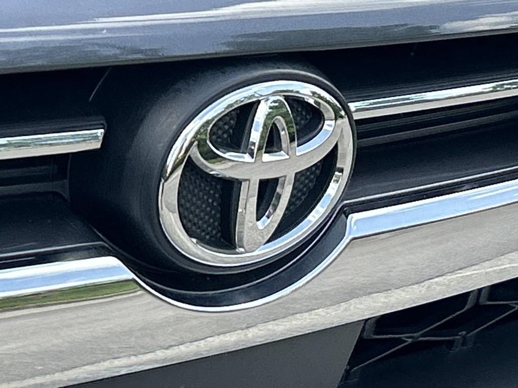 Used 2021 Toyota 4Runner Limited AWD/4WD image 11